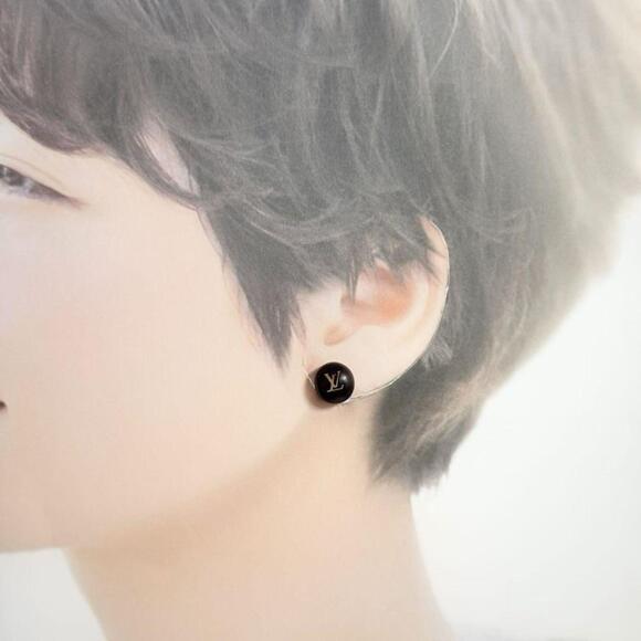 LOUIS VUITTON Earrings - Picture 10 of 10